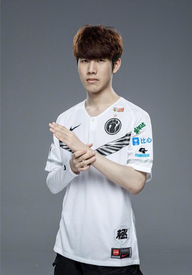 于青春的尊 于青春的尊